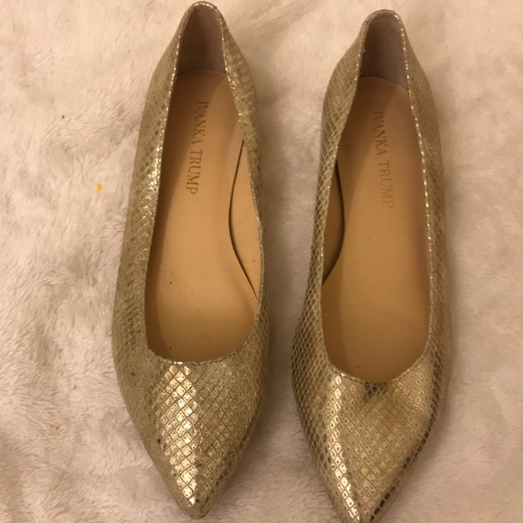 Ivanka Trump Gold Snakeskin Flats - Picture 1 of 1